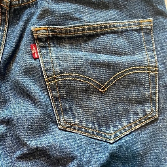 Levi's 501 Cotton Jean Cutoffs - Picture 4 of 9